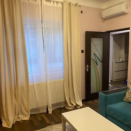 House With 2 Bedrooms *