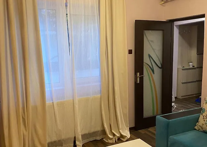 House With 2 Bedrooms *