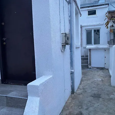 House With 2 Bedrooms * ブカレスト