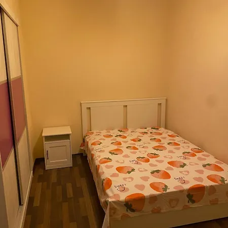 House With 2 Bedrooms Vakantiehuis Boekarest